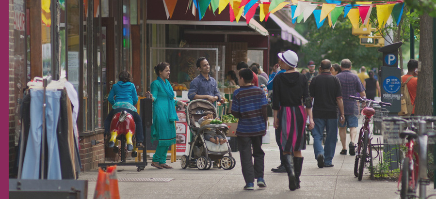 16h30 - In Jackson Heights 