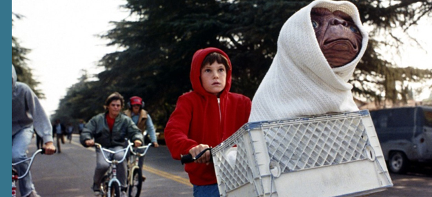E.T. l'extra-terrestre (E.T. The Extra-Terrestrial) E.T. l'extra-terrestre (E.T. The Extra-Terrestrial)