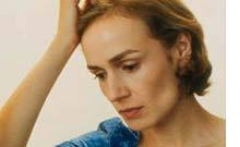 AU CŒUR DU MENSONGE  AU CŒUR DU MENSONGE