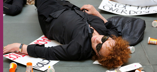 Toute la beauté et le sang versé (+ échange) Toute la beauté et le sang versé (+ échange)