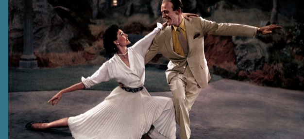 TOUS EN SCÈNE ! TOUS EN SCÈNE !