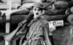 Charlot Soldat (Shoulder arms)