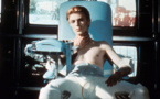 L'Homme qui venait d'ailleurs (The Man who felt to Earth)